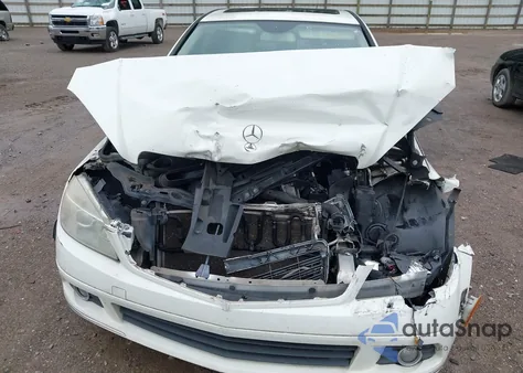 2009 Mercedes-Benz C 300 Luxury/Sport from USA, damaged, VIN WDDGF54X89R048281